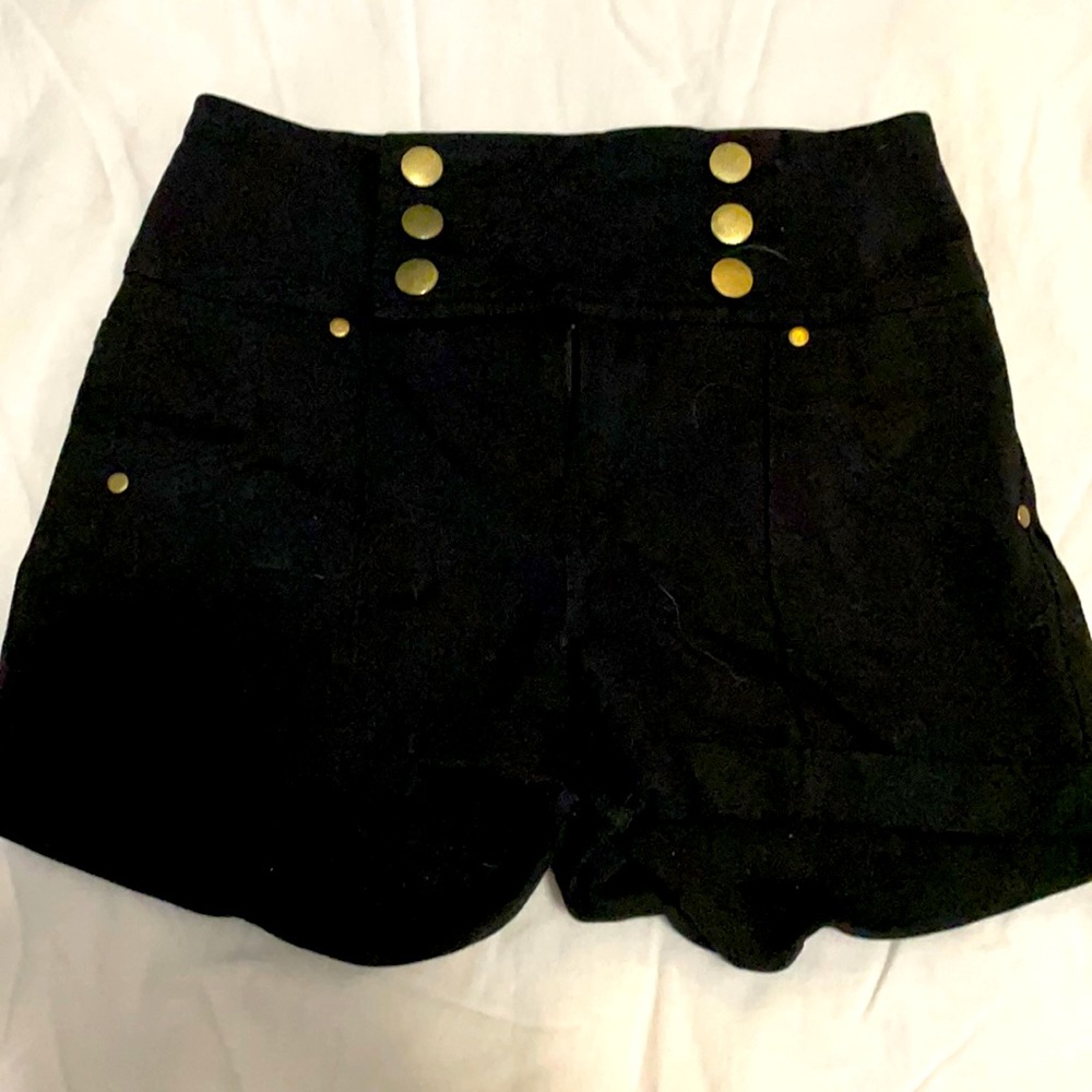 High waisted shorts with button detail